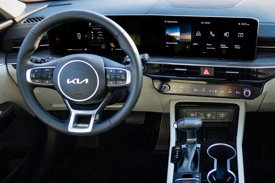 12.3-inch color LCD with smart navigation