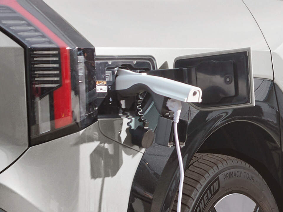 Indoor/outdoor V2L (Vehicle to Load)